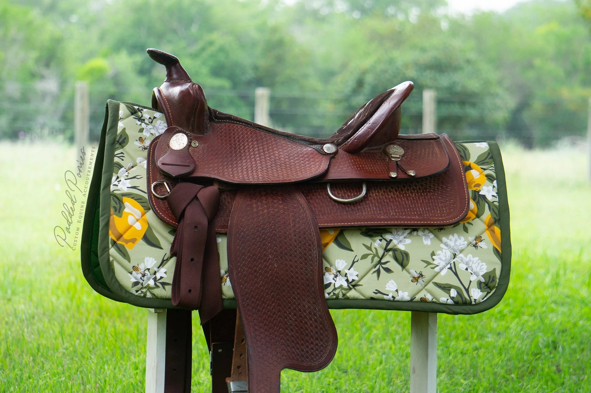 Green Lemons and Bees Floral Western Saddle Pad