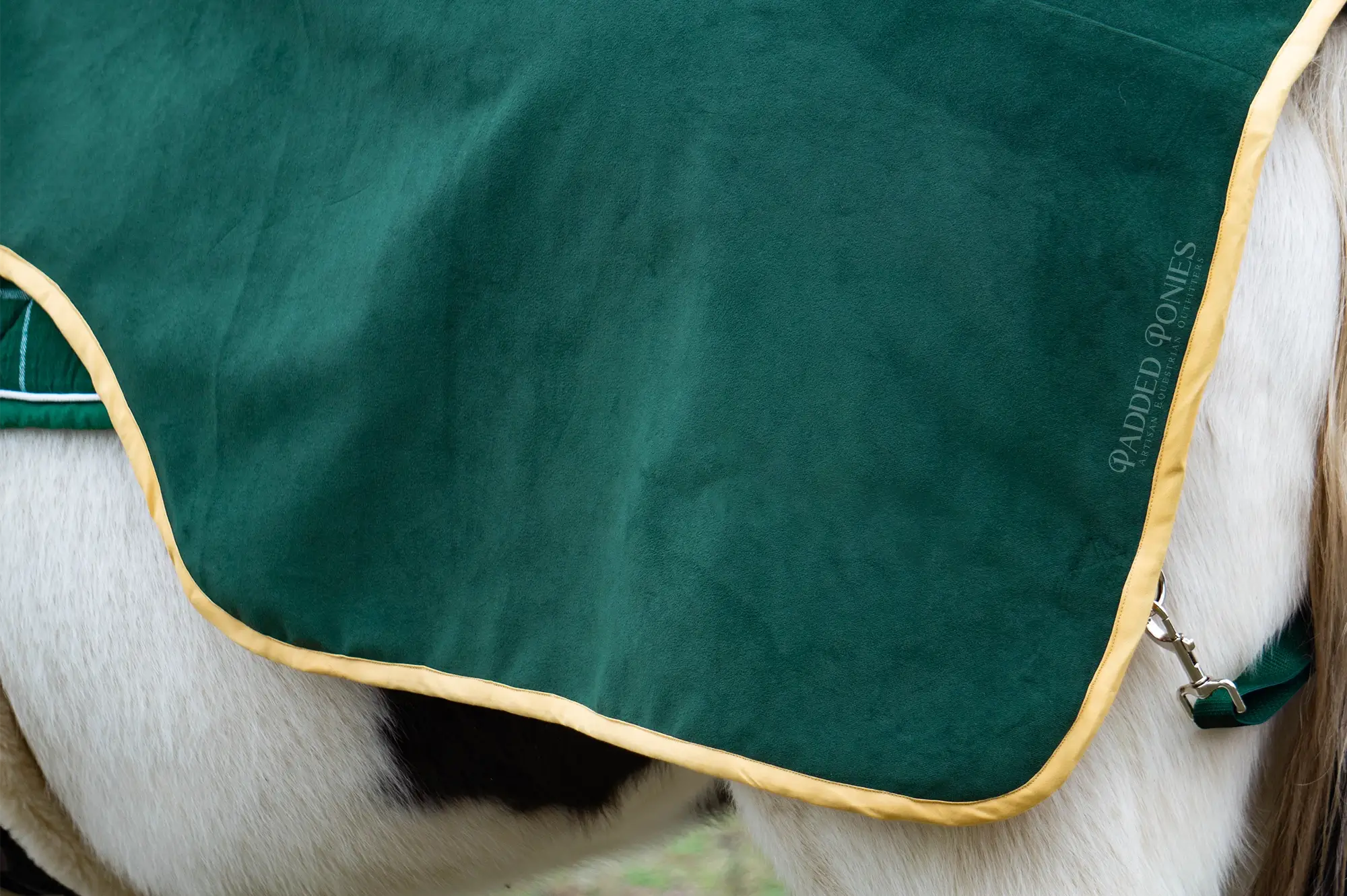 Hunter Green and Gold Luxe Velvet Quarter Sheet