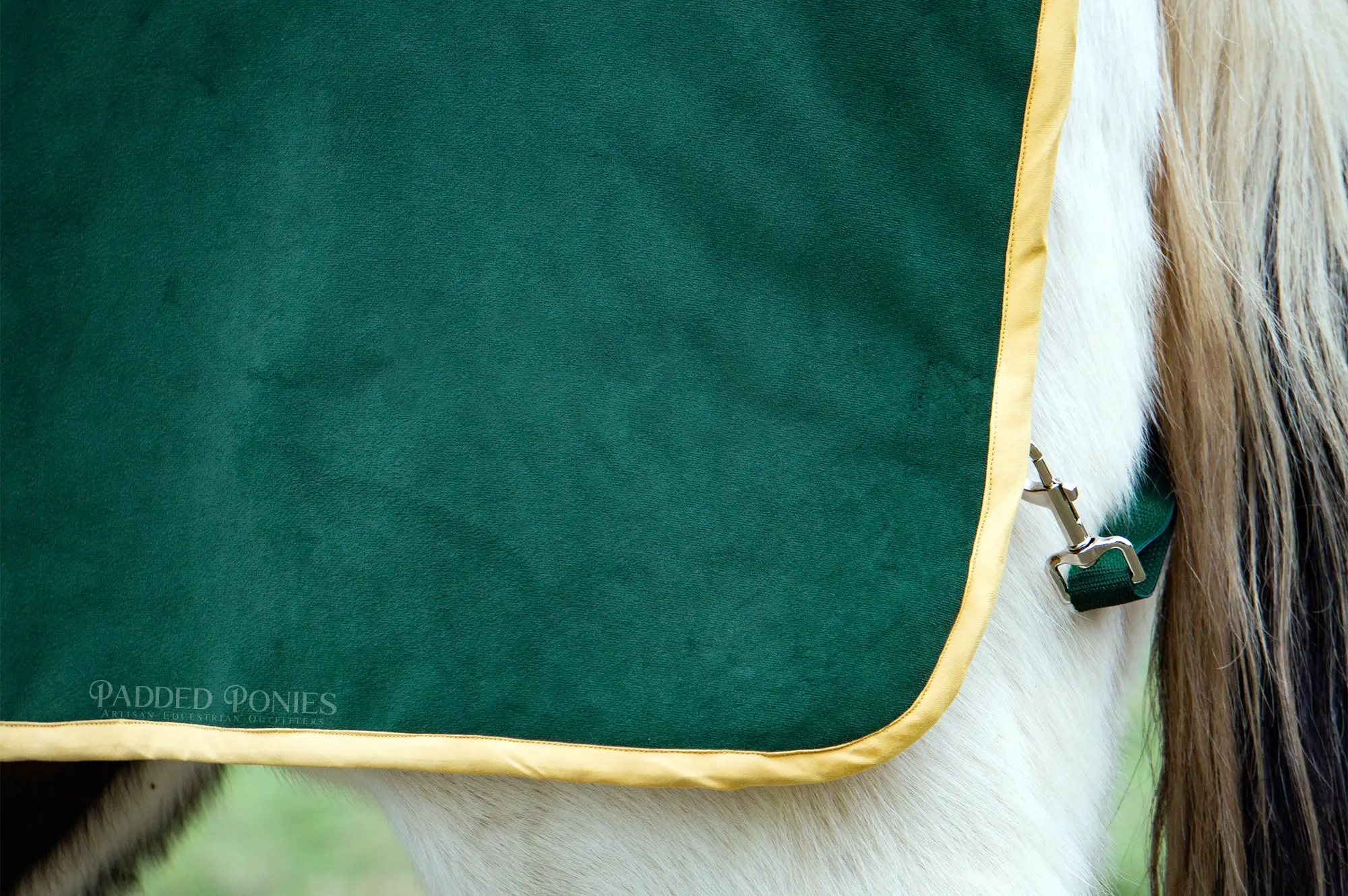 Hunter Green and Gold Luxe Velvet Quarter Sheet